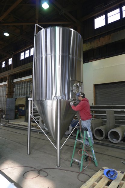https://www.craftbrewingbusiness.com/wp-content/uploads/2013/01/Spokane-Fermenters-2.jpg